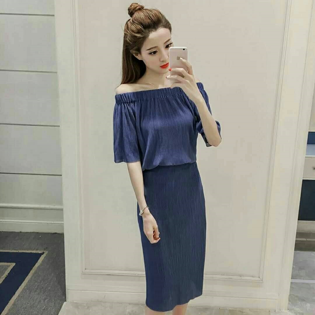 Set_bs1735 ชุดเซ็ท 2 ชิ้น(เสื้อ+กระโปรง) เสื้อเปิดไหล่ทรงปล่อย+กระโปรงยาวเอวยางยืด ผ้าชีฟองอัดพลีทเนื้อดีนุ่มใส่สบาย งานดีทรงดี ใส่แล้วน่ารักสุดๆ งานเซ็ทสุดคุ้ม สามารถแยกแมทช์กับตัวอื่นได้เก๋ไปอีก