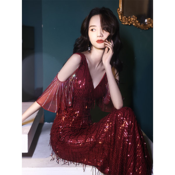 ชุดราตรี ชุดราตรีสวยหรู แบบ ทันสมัย Evening dress