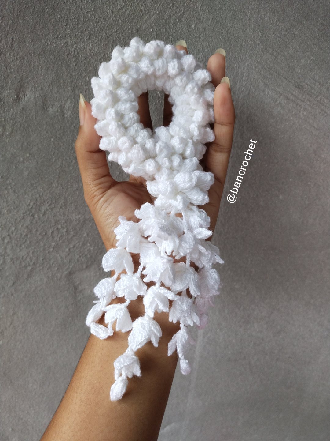 Bancrochet พวงมาลัยมะลิถักโครเชต์ Crochet Thai Garland ขาว 8*15 cm