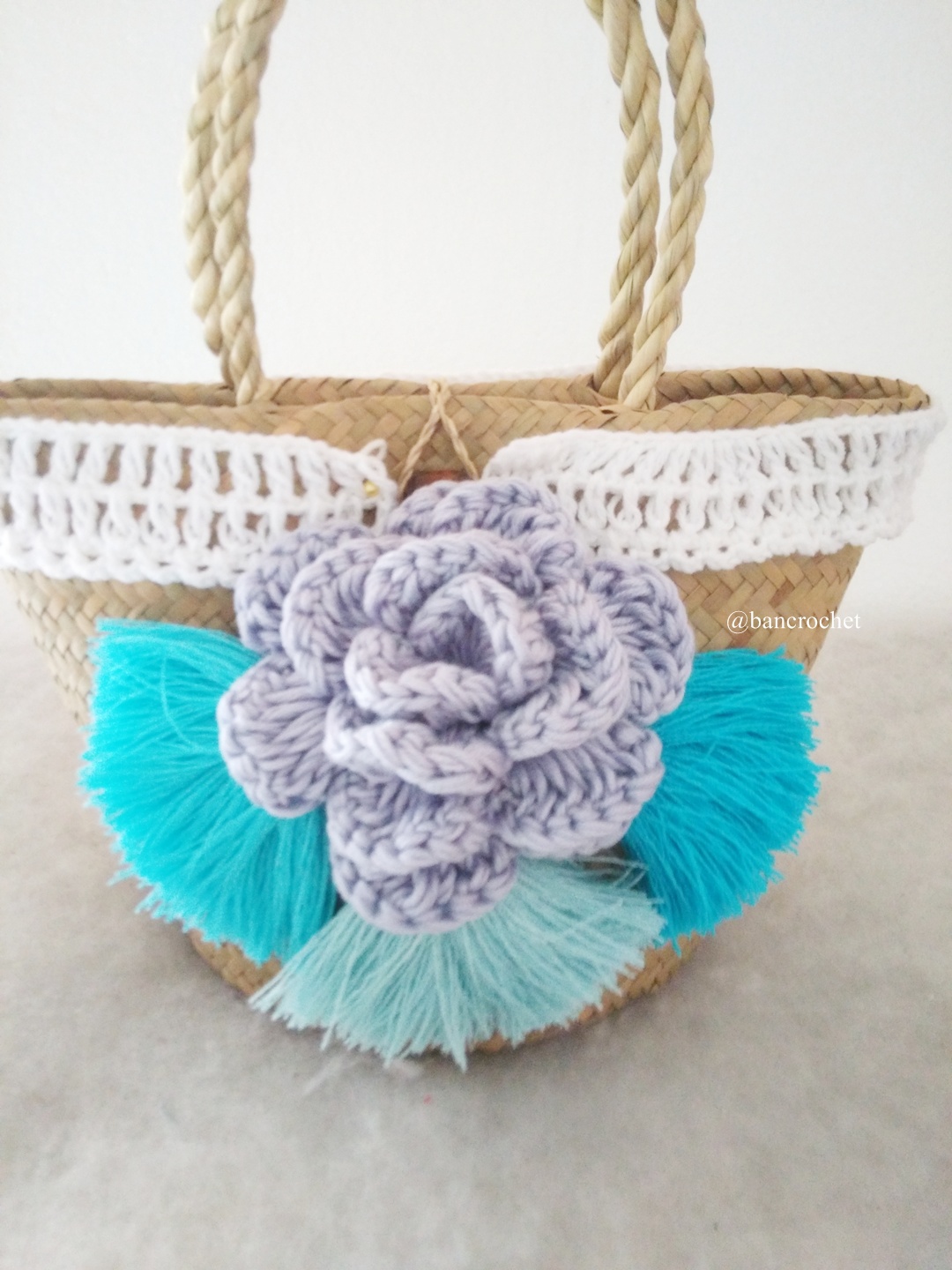 กระเป๋าสานกระจูดประดับดอกไม้ grajood basket weave bags ธรรมชาติ 7*10*7*12 นิ้ว