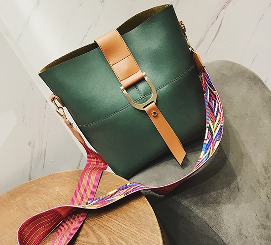 กระเป๋าหนังทรงสวย วินเทจเก๋ๆ พร้อมส่ง