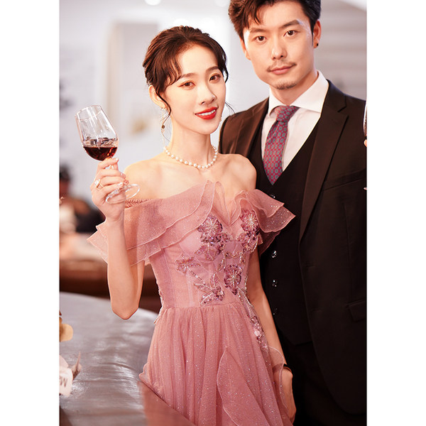 ชุดราตรี ชุดราตรีสวยหรู แบบ ทันสมัย Evening dress
