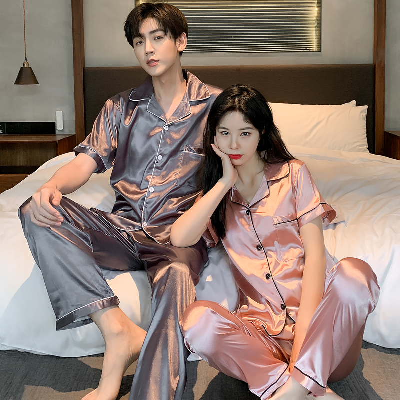ชุดนอนผู้หญิง
