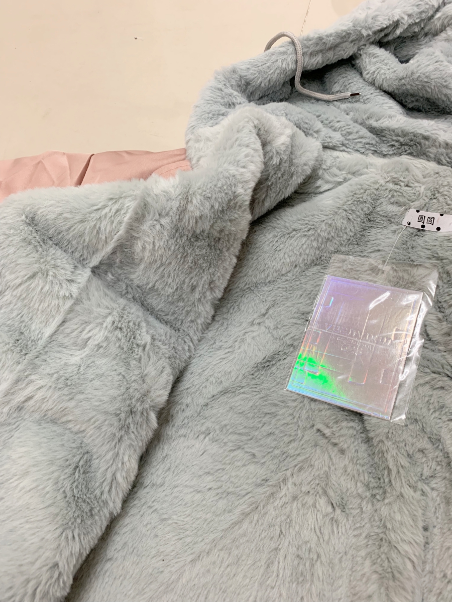 งานจริงน่ารักมาก!! เสื้อกันหนาวบุขนช่วงตัวและฮู้ดนุ่มสุดๆ ทรงโคล่ง Over Size ช่วงแขนบุซับในกันลม งานดีพร้อมส่งจ้า สีชมพูนู๊ด