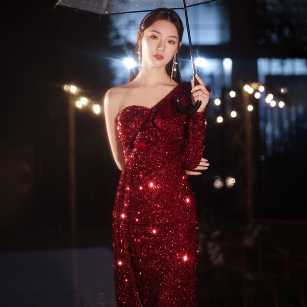ชุดราตรี ชุดราตรีสวยหรู แบบ ทันสมัย Evening dress