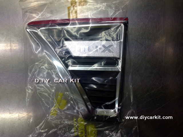ครอบแก้มบังโคลนประตูข้าง Mu-X ปี 12-20