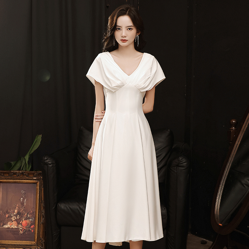 ชุดราตรี ชุดราตรีสวยหรู แบบ ทันสมัย Evening dress