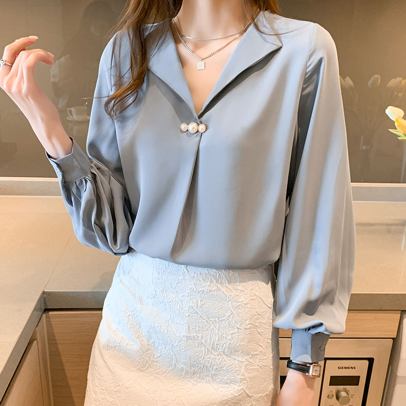 เสื้อเชิ้ตผู้หญิงแขนยาว เสื้อเชิ้ตผู้หญิงใส่ทํางาน 390 บาทต่อชิ้น ฟรีค่าจัดส่ง