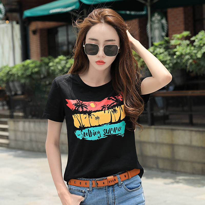 เสื้อยืดคอตตอนเรียบหรู