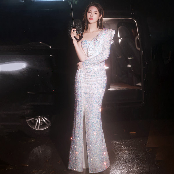 ชุดราตรี ชุดราตรีสวยหรู แบบ ทันสมัย Evening dress