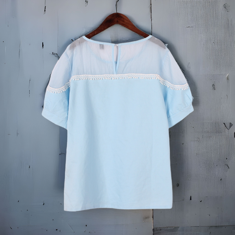 Blouse3703 เสื้อแฟชั่นน่ารัก อกชีฟองแต่งลูกไม้ ผ้าคอตตอนเนื้อดีหนาสวยนิ่มใส่สบาย งานน่ารัก ดีไซน์เก๋ๆ แมทช์กับอะไรก็ดูดี งานสวยใส่ง่ายน่ารักมาก