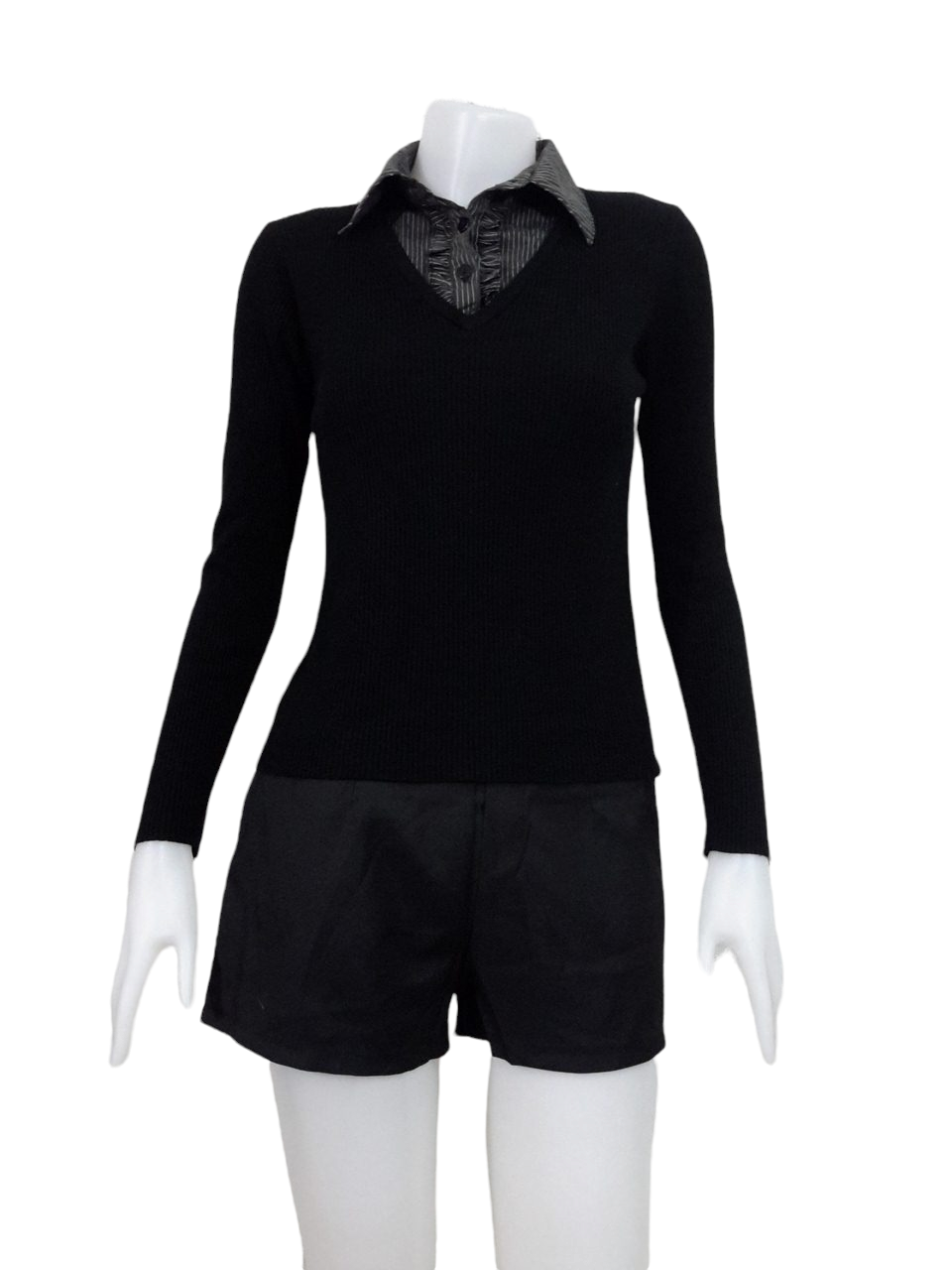 Blouse3521 2nd hand clothes เสื้อไหมพรมร่อง(เนื้อหนาปานกลาง) สีพื้นดำ แขนยาว คอวี แต่งคอปกเชิ้ตลายริ้ว