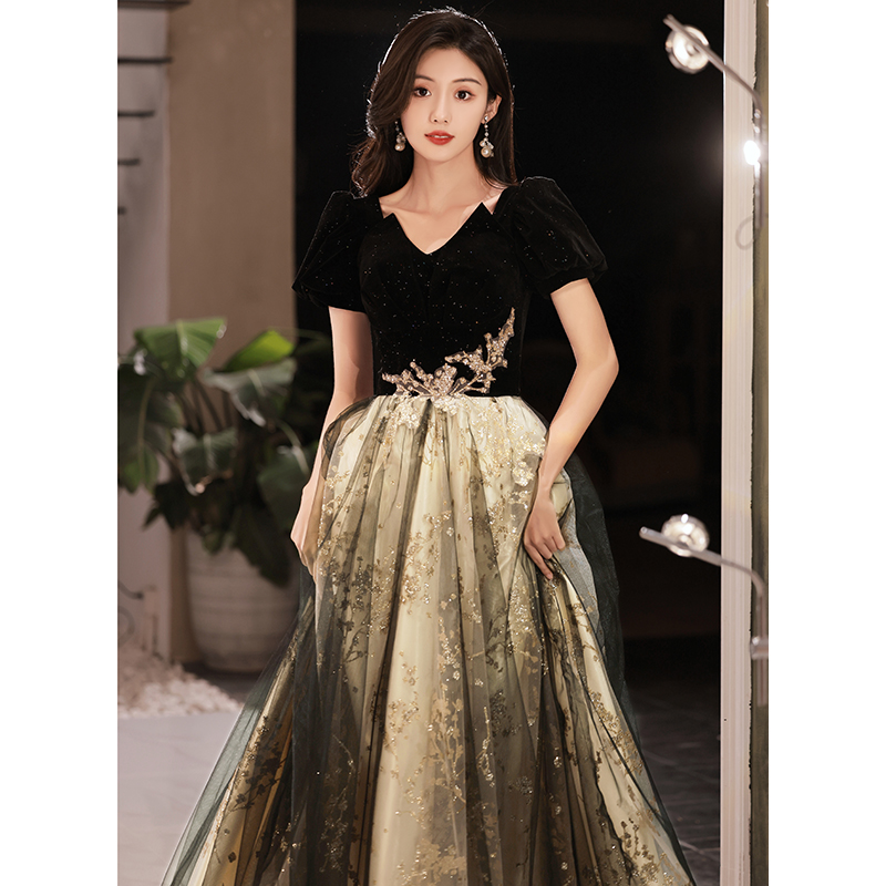 ชุดราตรี ชุดราตรีสวยหรู แบบ ทันสมัย Evening dress
