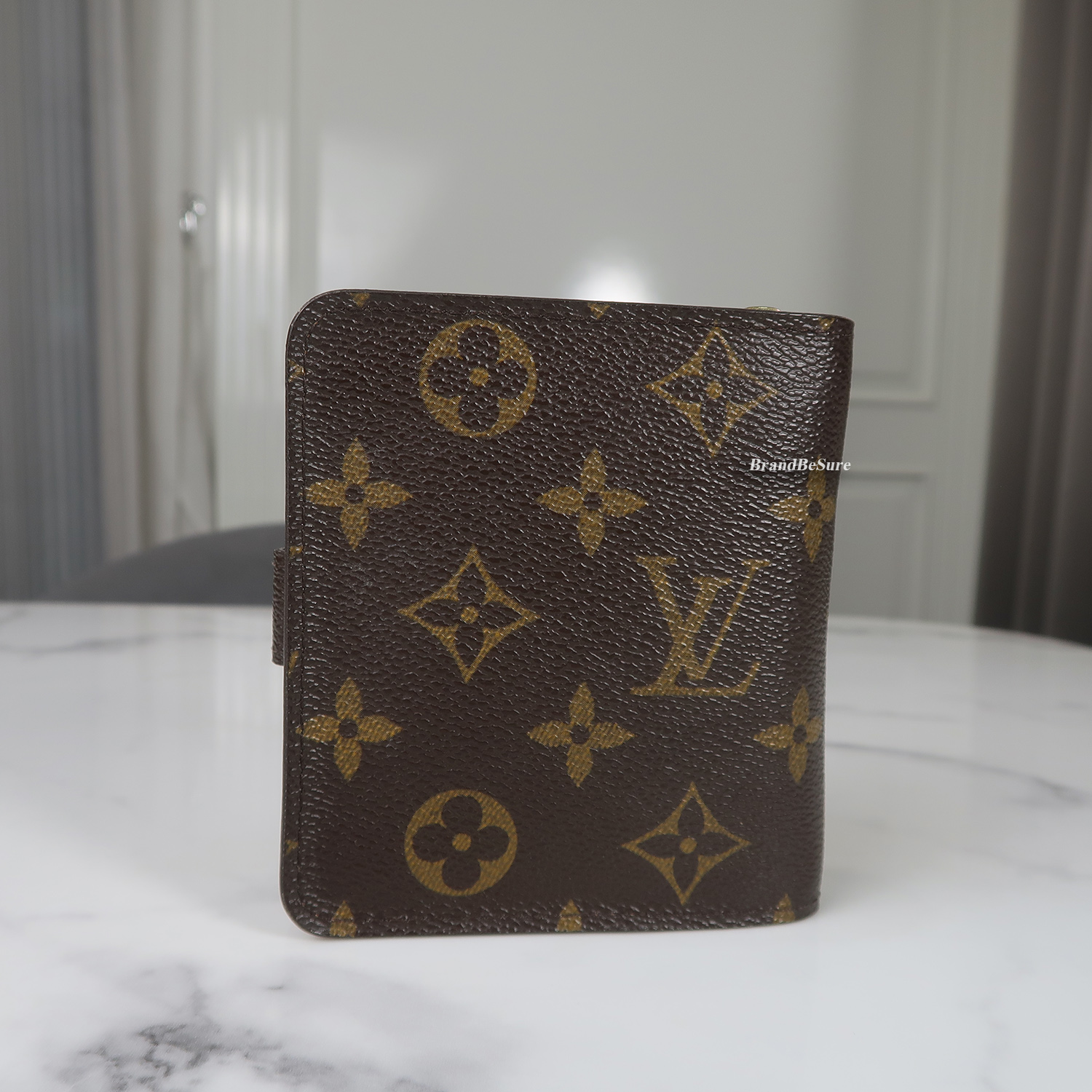 Louis Vuitton Monogram Compact Wallet M61667