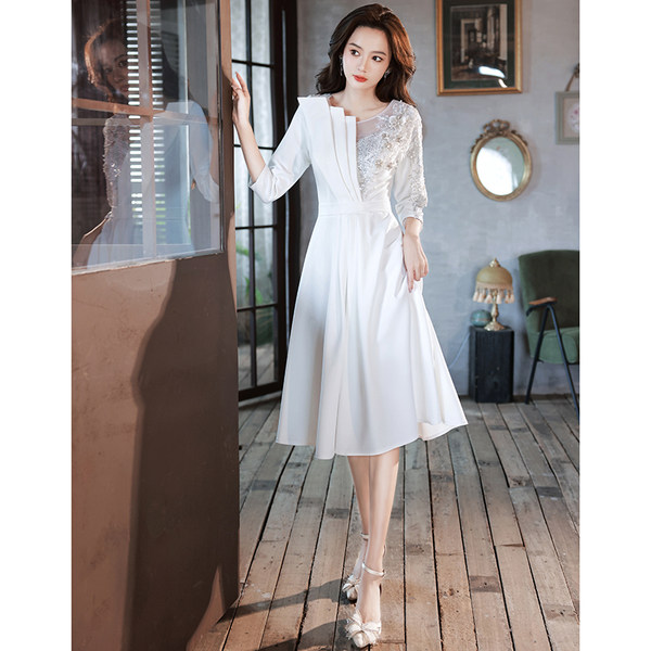 ชุดราตรี ชุดราตรีสวยหรู แบบ ทันสมัย Evening dress