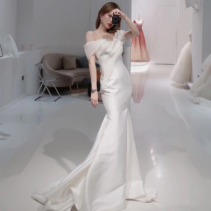 ชุดราตรี ชุดราตรีสวยหรู แบบ ทันสมัย Evening dress