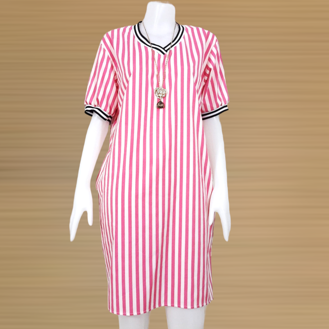 Dress3463 ชุดเดรสไซส์ใหญ่ คอวี แขนจัมพ์ กระเป๋าเจาะข้าง ผ้าไหมอิตาลีเกรดเอเนื้อนิ่มลายริ้ว โทนสีขาวชมพู
