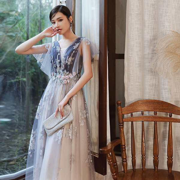 ชุดราตรี ชุดราตรีสวยหรู แบบ ทันสมัย Evening dress