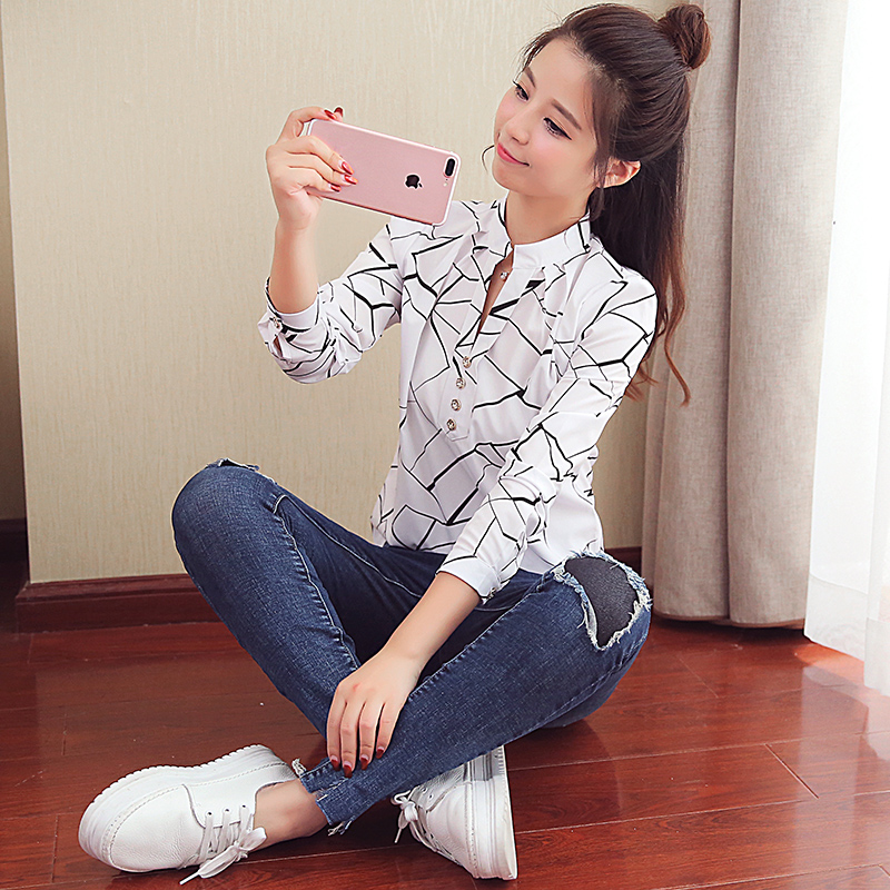 Blouse3842 เสื้อแขนยาวคอจีนลายกราฟฟิค แต่งกระดุม ผ้าชีฟองเนื้อหนาสวยไม่ยับง่าย งานดีทรงดีลายสวย แมทช์กับอะไรก็เข้า