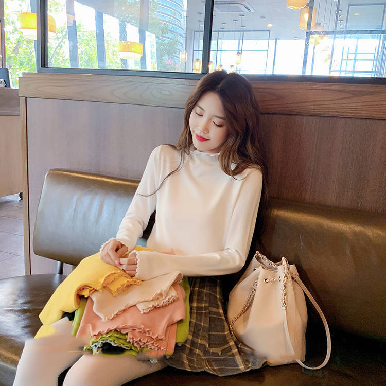 HEATTECH (ฮีทเทค คอเต่าหยัก นุ่ม) เสื้อแขนยาวแต่งปลายแขน/คอ หวานๆ ใช้ใส่เพิ่มความอุ่นด้านใน กันหนาว เนื้อผ้ายืดได้เยอะ เป็นผ้าสำลีนุ่มๆทั้งในและนอก