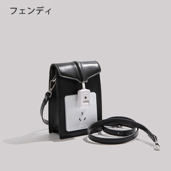 กระเป๋าสะพายข้างผู้หญิง กระเป๋าสะพายสไตล์เกาหลี By Japanese フェンディ authentic bag