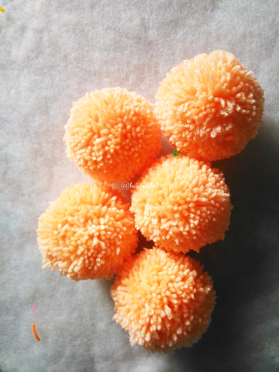 ปอมปอมไหมพรมสีส้มอ่อน ขนาด 2 นิ้ว pompoms crochet