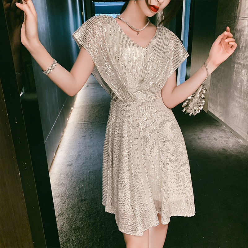 ชุดราตรี ชุดราตรีสวยหรู แบบ ทันสมัย Evening dress