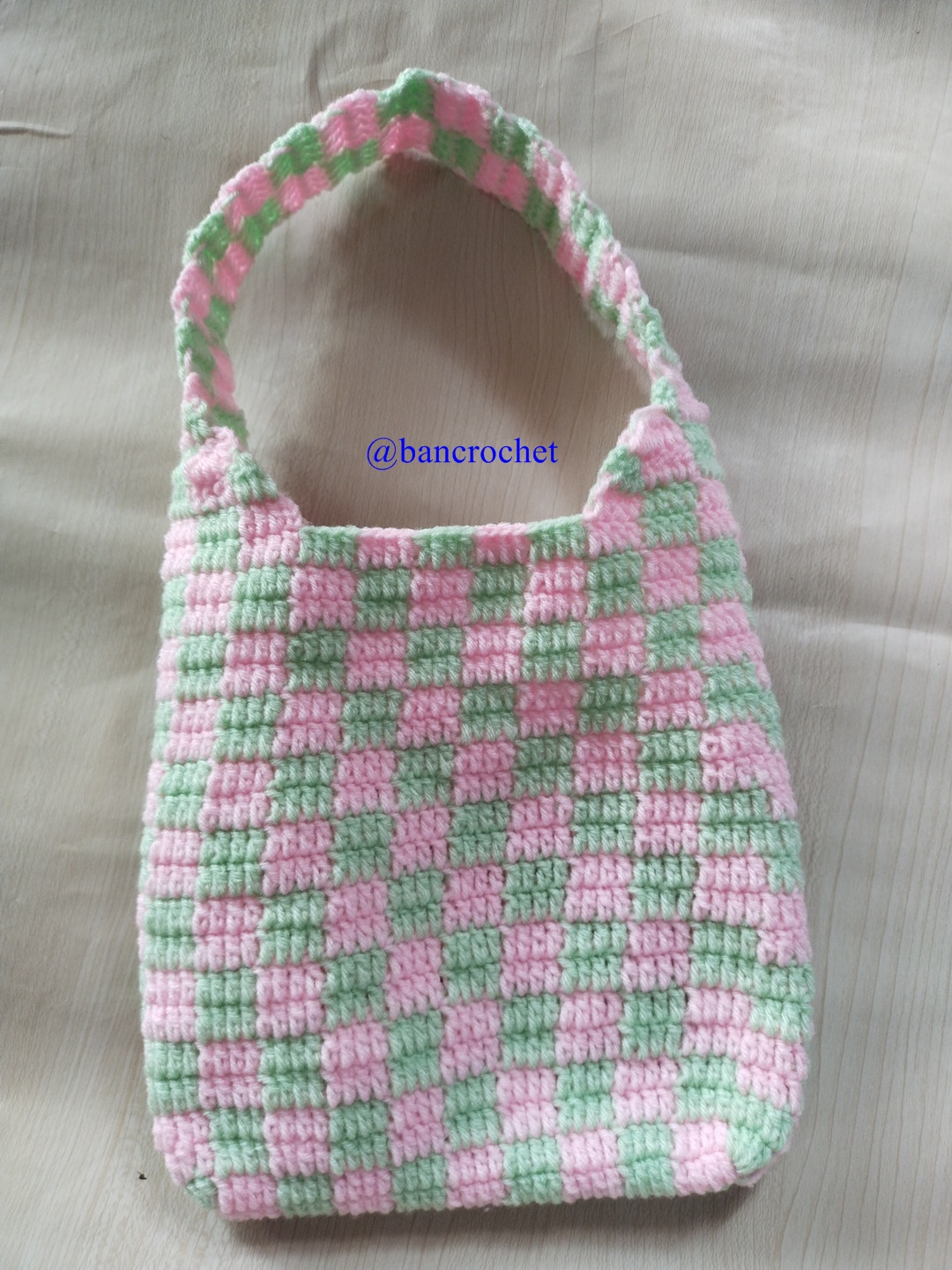 Bancrochet กระเป๋าถักลายตาราง Crochet Bag หลากสี 20*20 cm