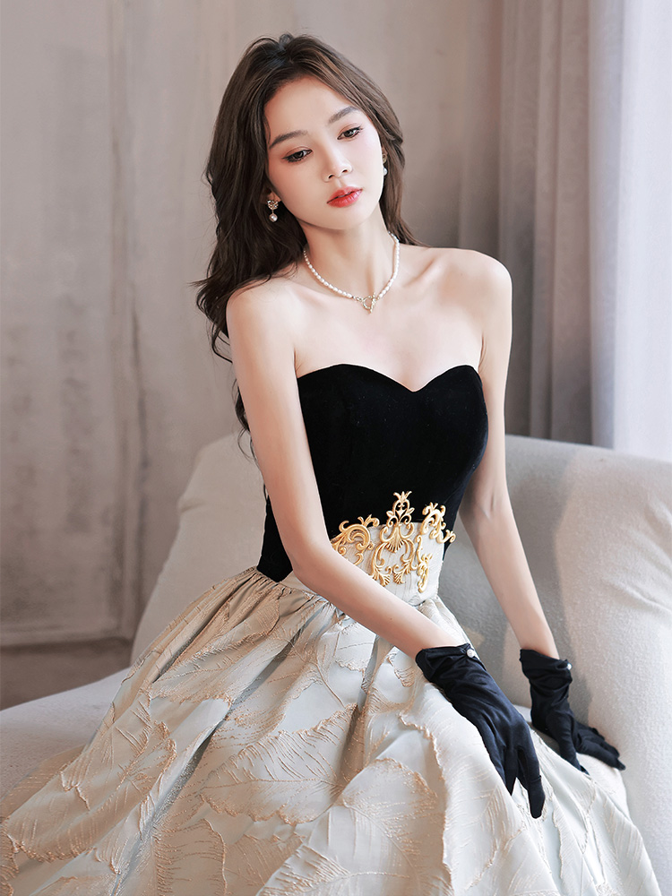 ชุดราตรี ชุดราตรีสวยหรู แบบ ทันสมัย Evening dress