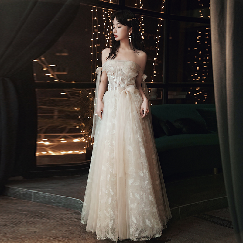 ชุดราตรี ชุดราตรีสวยหรู แบบ ทันสมัย Evening dress