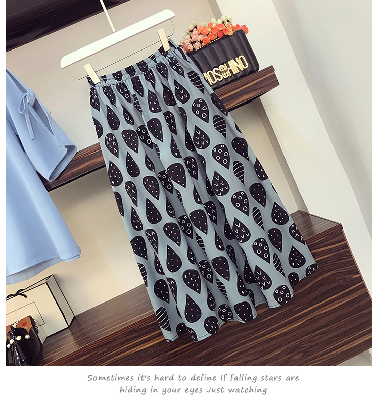 Set_bs1776 ชุดเซ็ท 2 ชิ้น(เสื้อ+กระโปรง) เสื้อแฟชั่นแขนผ่าผูกโบว์สีพื้นฟ้าคราม + กระโปรงยาวลายกราฟฟิคเอวยางยืด ผ้าโพลีเนื้อดีนุ่มใส่สบายผ้าเนื้อดีเรียบสวยไม่ยับง่าย งานเซ็ทเข้าชุดสุดน่ารัก ดีเทลเก๋ๆ ดีงาม แมทช์ได้ลงตัวเข้ากันดูดีที่สุด