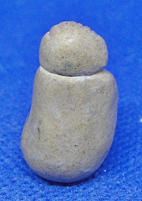 พระปิดตาล้มลุก