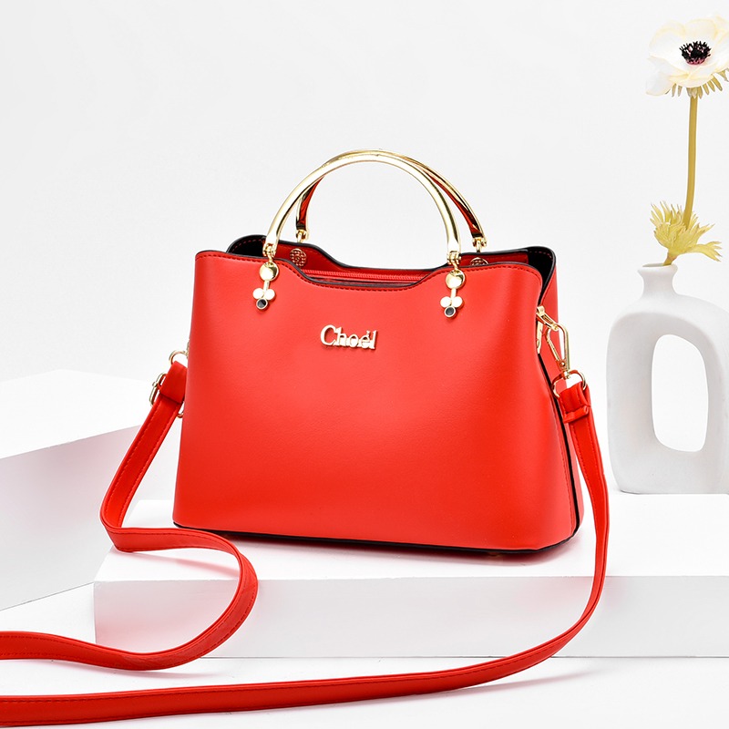 กระเป๋าสะพายข้างผู้หญิง กระเป๋าแฟชั่น By AKAF