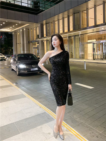 ชุดราตรี ชุดราตรีสวยหรู แบบ ทันสมัย Evening dress