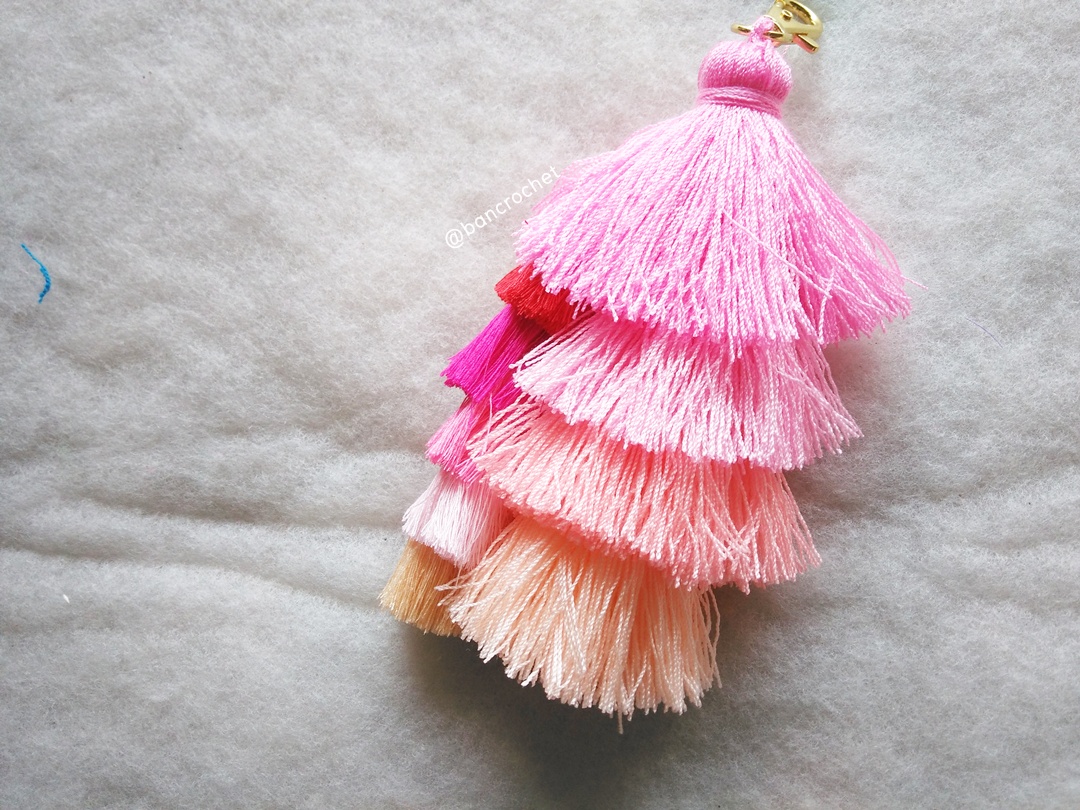 Bancrochet พวงกุญแจพู่ห้อยกระเป๋า tassels pompoms keychains หลากสี 5.5-6นิ้ว