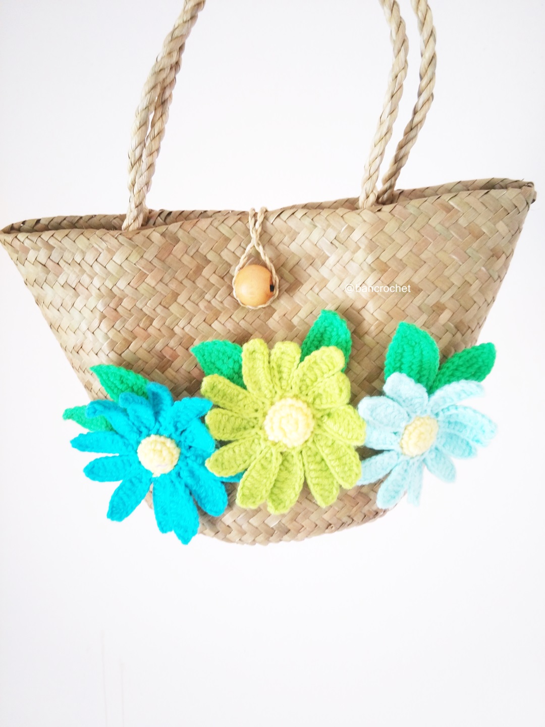 Bancrochet กระเป๋าสานกระจูดประดับดอกไม้ grajood basket weave bags คละสี 7*10*7*12 นิ้ว