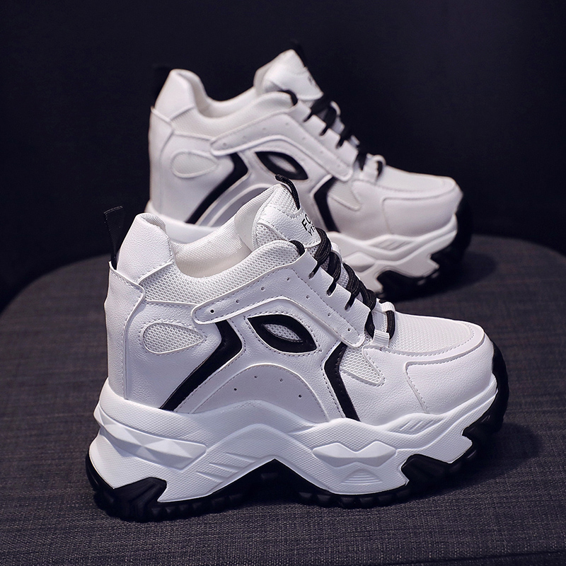 รองเท้าผ้าใบเสริมส้นสูง ไซต์35-39 สนใจทักแชท ฟรีค่าส่ง!