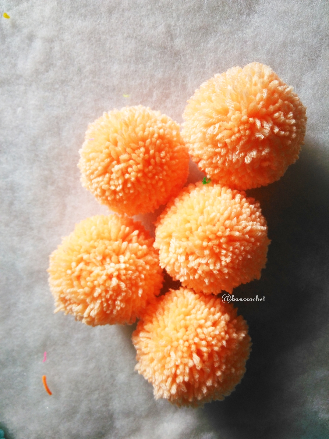 ปอมปอมไหมพรมสีส้มอ่อน ขนาด 2 นิ้ว pompoms crochet