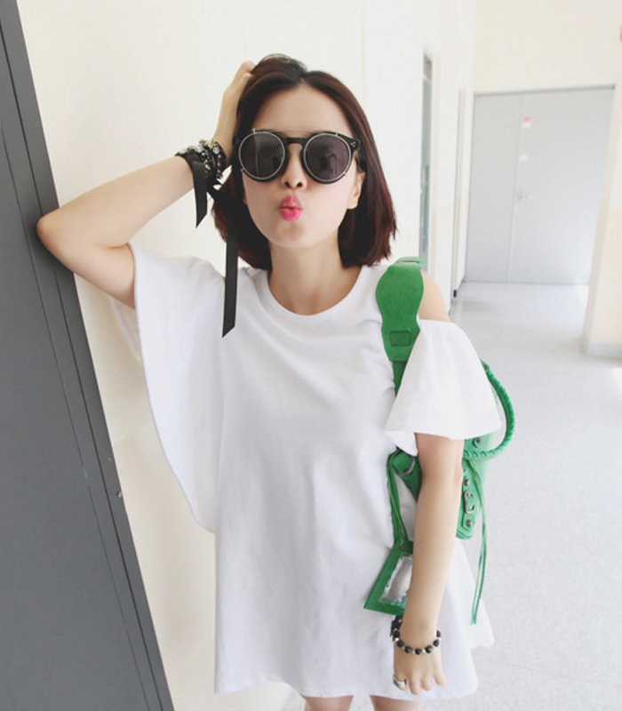 เสื้อแฟชั่นตัวยาว พร้อมส่ง สีขาว ผ้าฝ้าย เว้าไหล่น่ารักมาก ๆ white