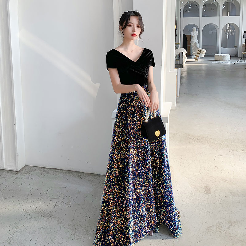ชุดราตรี ชุดราตรีสวยหรู แบบ ทันสมัย Evening dress
