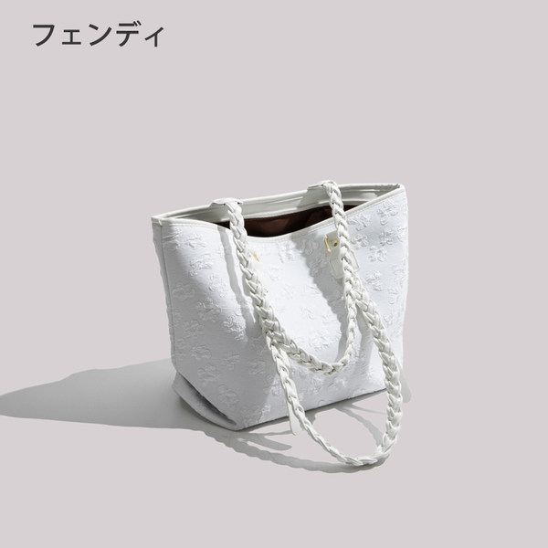 กระเป๋าสะพายข้างผู้หญิง กระเป๋าสะพายสไตล์เกาหลี By Japanese フェンディ authentic bag