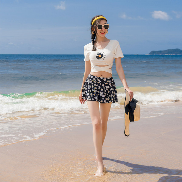 ชุดว่ายน้ำผู้หญิง ชุดว่ายน้ำน่ารัก Bikini ชุดไปทะเล