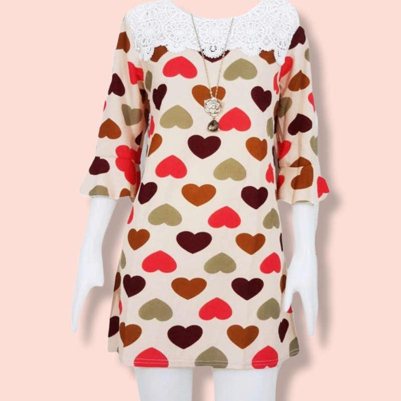 Dress3250 ชุดเดรสแฟชั่น อกลูกไม้ถักสีขาว แขนสามส่วนระบาย ผ้าวูลเวฟ(ผ้าหนังไก่)เนื้อดีนุ่มยืดหยุ่นสูงใส่สบาย ลายหัวใจพื้นสีครีม รอบอก 40 นิ้ว