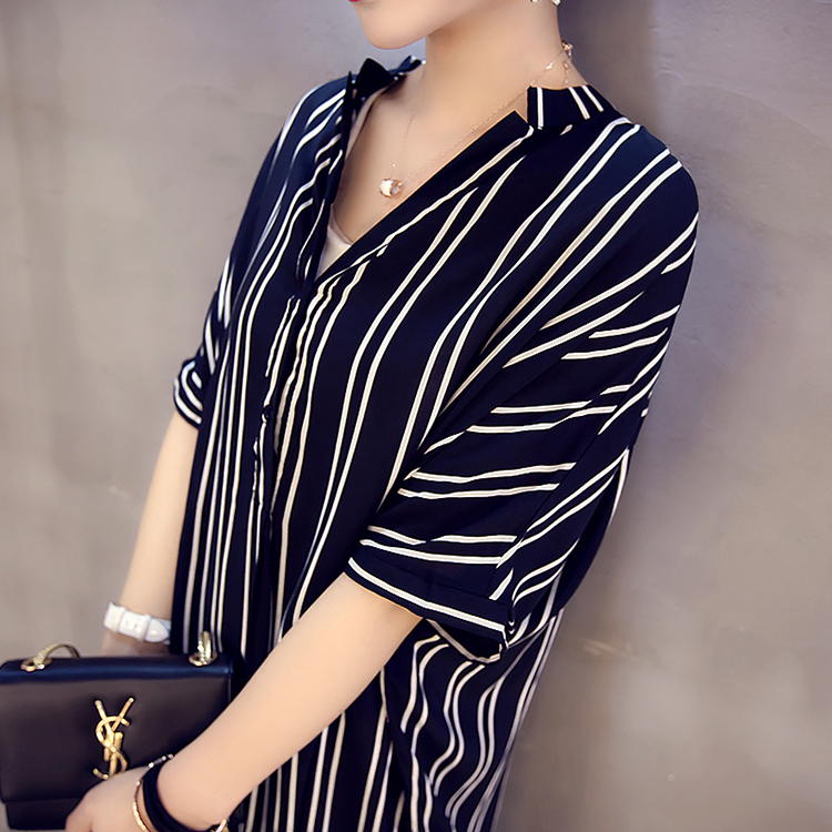 เดรสทรงเก๋ แนวๆ ผ้าโพลิ สีดำลายทาง พร้อมส่ง