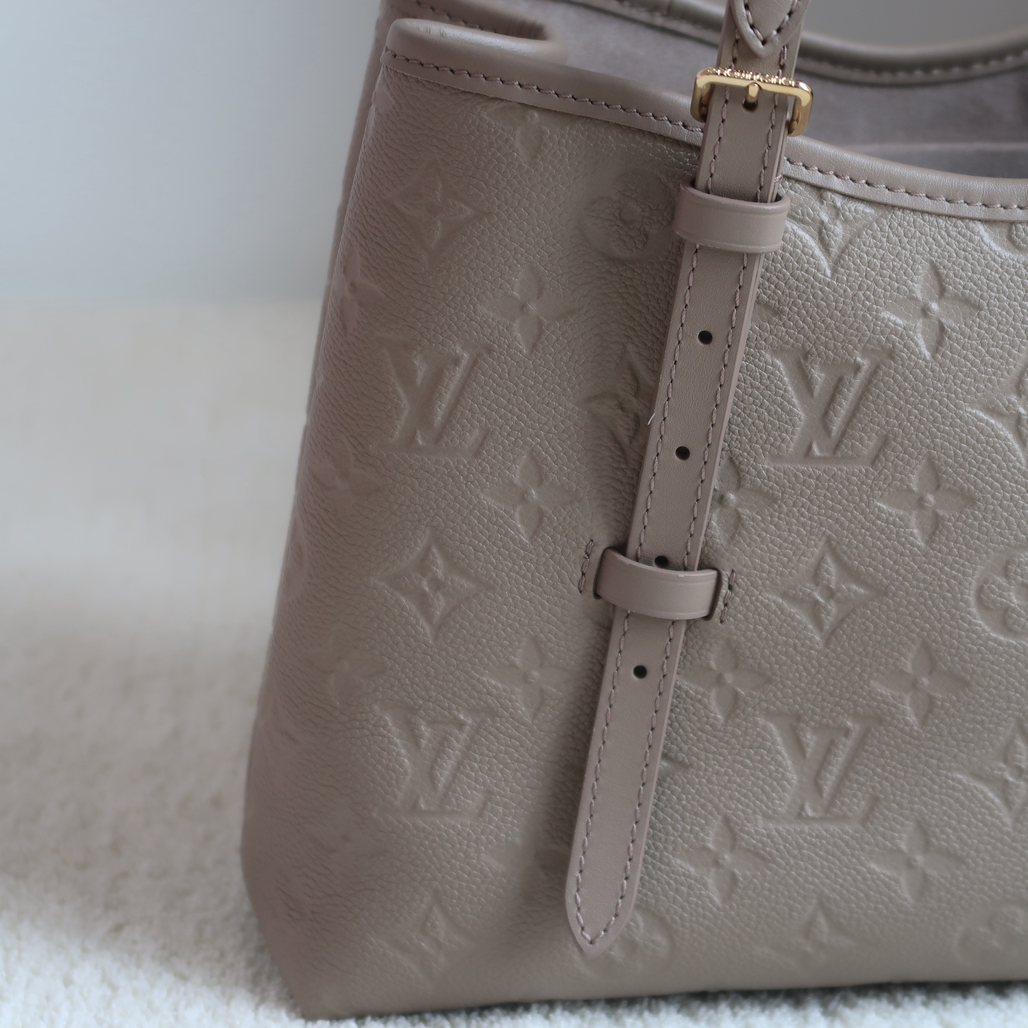 Louis Vuitton Beige Monogram Empreinte Babylone Tote PM (ใบเสร็จไทย 12 วัน)