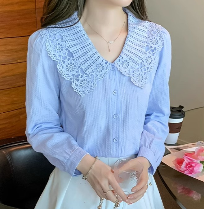 เสื้อเชิ้ต แขนยาว สีฟ้า ใส่ทำงาน ใส่เที่ยว ตกแต่ง ด้วยผ้าลูกไม้ แบบสวย ๆ เสื้อแฟชั่น ใส่สบาย 682823