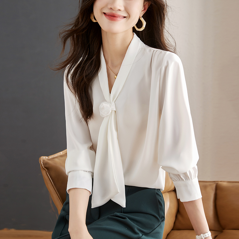เสื้อเชิ้ตผู้หญิงแขนยาว เสื้อเชิ้ตผู้หญิงใส่ทํางาน 390 บาทต่อชิ้น ฟรีค่าจัดส่ง