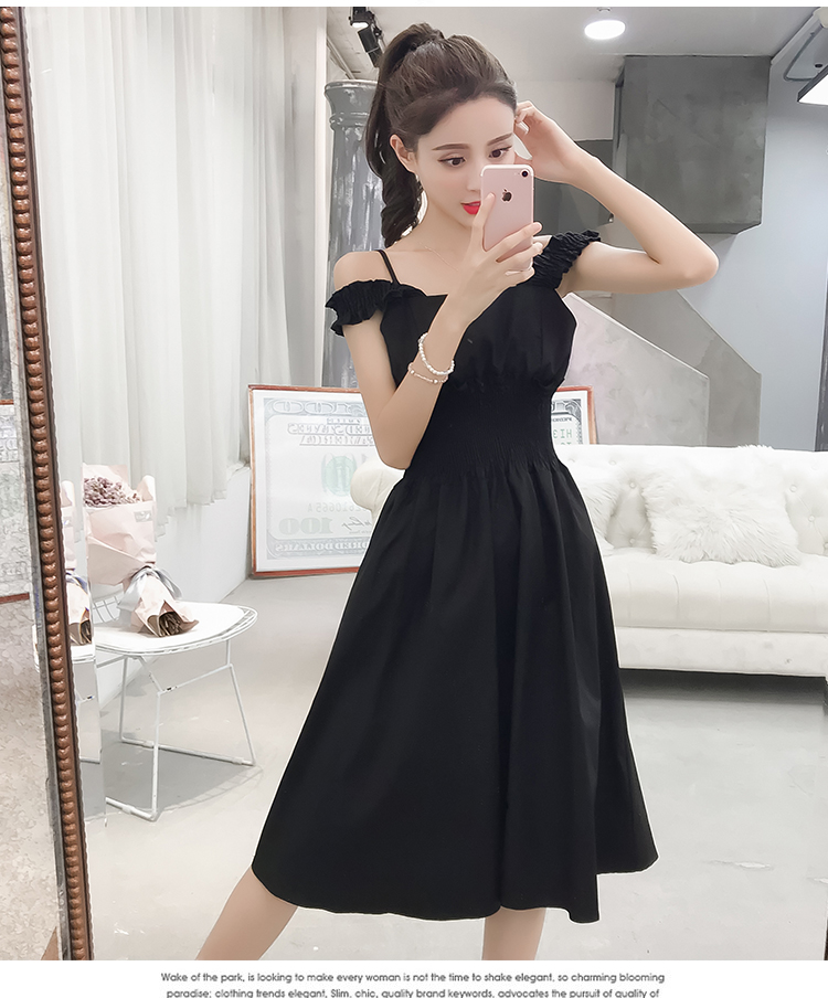 Dress4429 เดรสยาวเอวสม็อคสีพื้นดำ สายบ่าใหญ่สม็อคใส่แบบเปิดไหล่ได้ มีซิปหลัง ผ้าคอตตอนโพลีอย่างดีเกรดพรีเมียมเนื้อหนามีน้ำหนักทิ้งตัว งานดีทรงสวยดูแพง ดีเทลน่ารักดีงาม ใส่เก๋ๆ ได้บ่อย