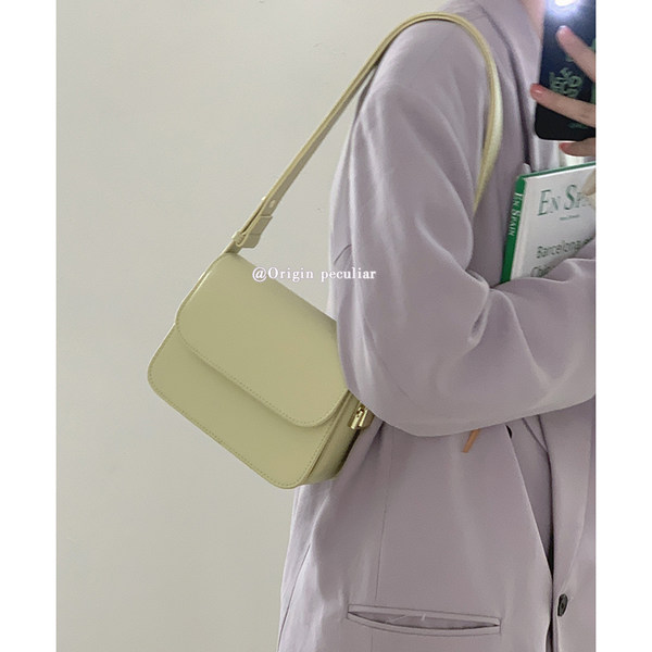 กระเป๋าสะพายข้างผู้หญิง กระเป๋าสะพายสไตล์เกาหลี By Japanese フェンディ authentic bag