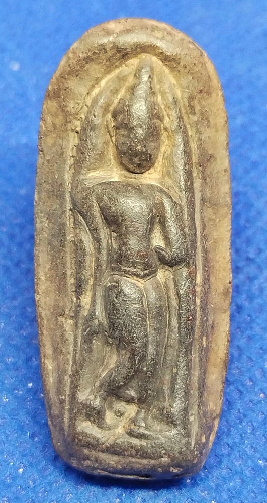 พระลีลาเม็ดขนุน